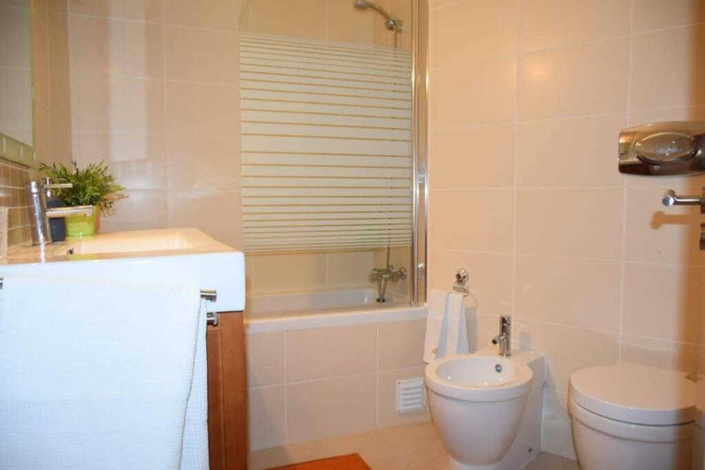 Brina, Stylish Apartment In Portimão Kültér fotó